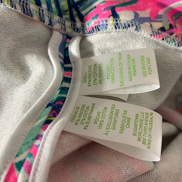 Lilly Pulitzer UPF 50+ Joleen Bomber zip-up jacket in the Scarlet Macaw print XL - Picture 7 of 8